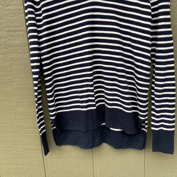 GAP Women's V Neck Sweater XS Striped Blue White - Picture 3 of 6